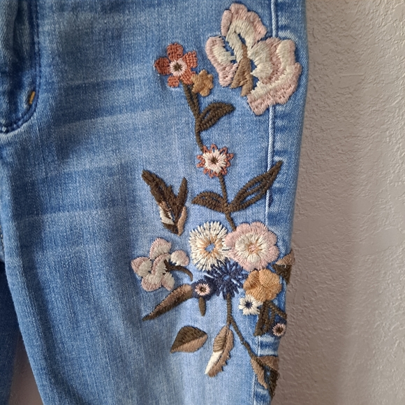 Abercrombie & Fitch embroidered high waisted jeans - Picture 5 of 6